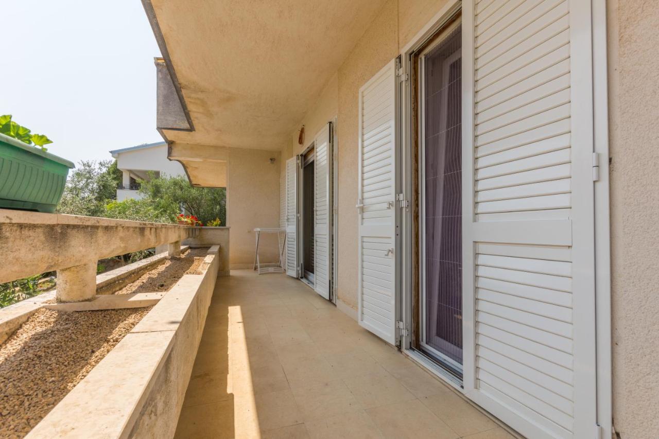 Adria Krk Apartment كرك المظهر الخارجي الصورة